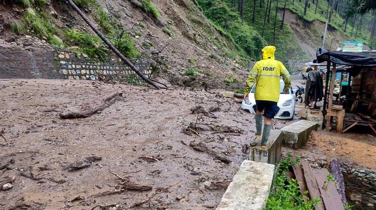 उत्तराखंड के इन जिलों में बादल फटने से मची भारी
