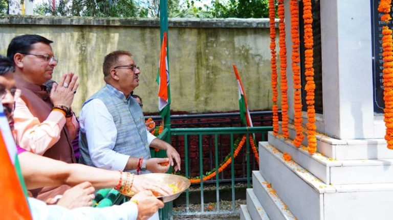 आजाद हिंद फौज के शहीद मेजर दुर्गा मल्ल को सीएम