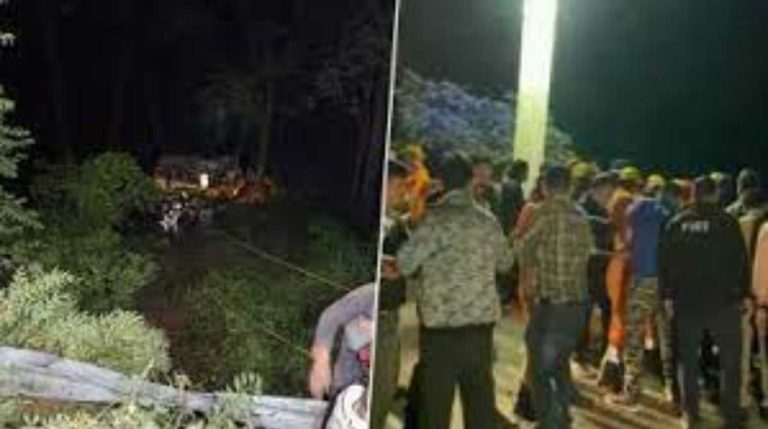 स्कूली स्टाफ को लेकर नैनीताल घूमने आई बस खाई में