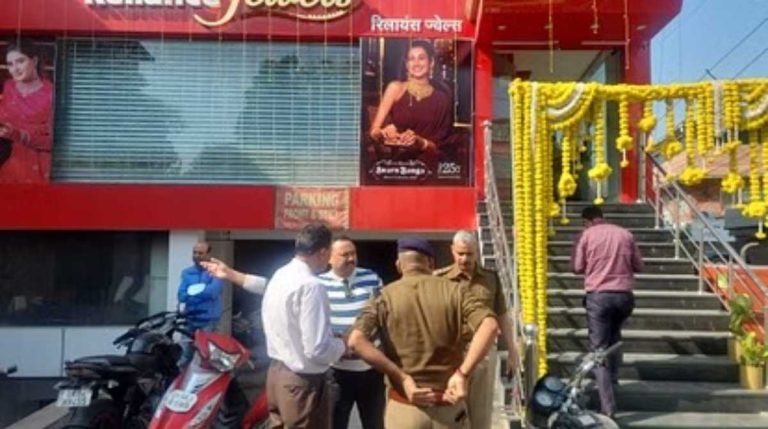 देहरादूनः 10 मिनट में 10 करोड़ की लूट,फिल्मी स्टाईल में