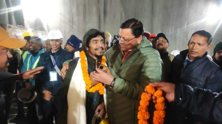 देहरादून में मजदूरों के सकुशल बाहर निकलने के बाद आज