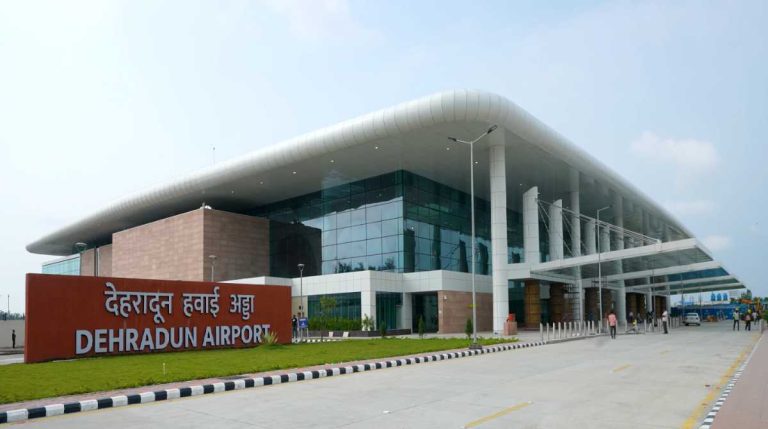 एयर कनेक्टिविटी को बढ़ाये जाने के लिए सरकार कर रही