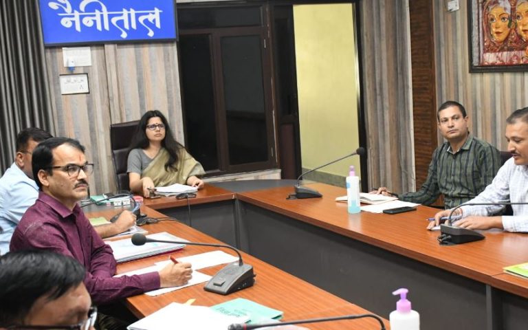 डीएम वंदना की अध्यक्षता में हिमोत्थान परियोजना की जिला स्तरीय
