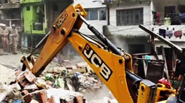 देहरादूनः 400 करोड़ के काबुल हाउस पर चला शासन का