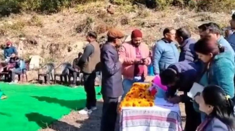 टिहरी: सचिव मुख्यमंत्री डॉक्टर सुरेंद्र पांडे ने किया योजनाओं का