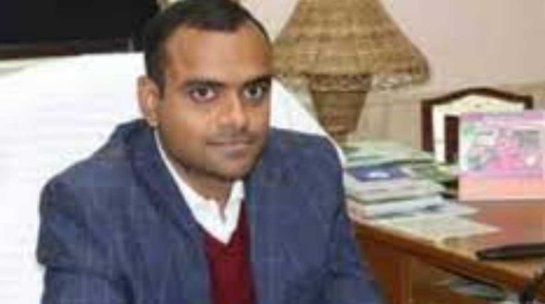 टिहरी डीएम के सामने रखी आमजन अपनी समस्याएं, जांच और