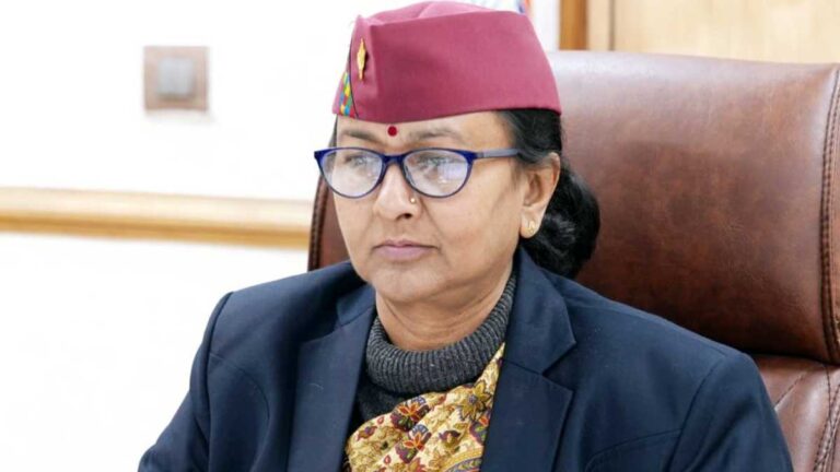 जिलाधिकारियों को आजीविका से जुड़ी सभी योजनाओं की आउटपुट मॉनिटरिंग
