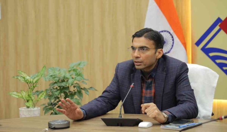कोर्ट में समय देकर भू कानून सम्बन्धी वादों का करें