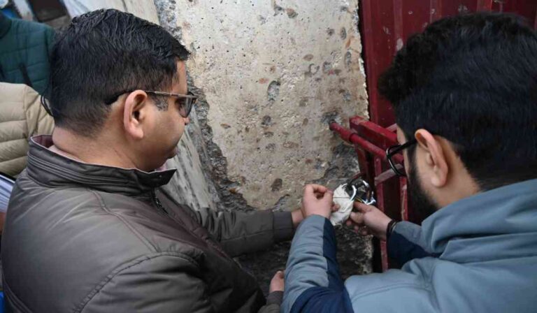 देहरादून: जिला प्रशासन की बड़ी कार्यवाही, नियम विरूद्ध संचालित गैस