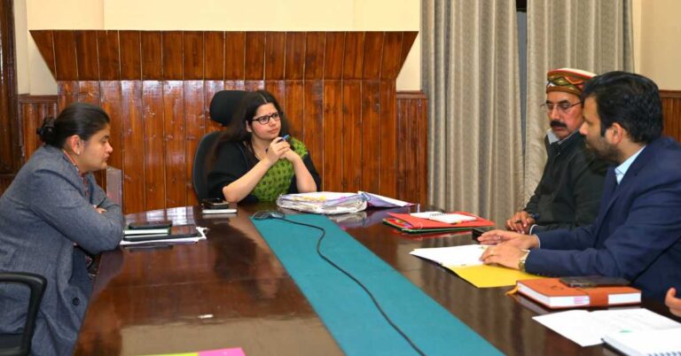 प्राकृतिक आपदा से प्रभावित गांवों को विस्थापित करने के लिए