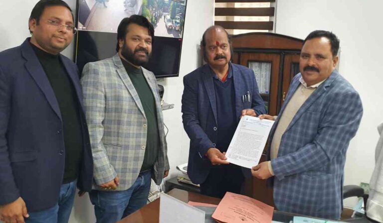 देवभूमि जल शक्ति कांट्रेक्टर वेलफेयर एसोसिएशन ने मुख्य प्रबंधक के
