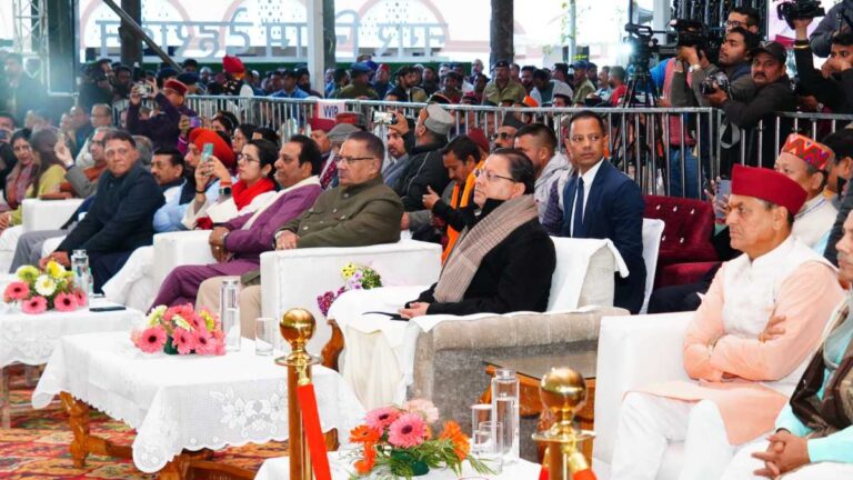 मुख्यमंत्री पुष्कर सिंह धामी की उपस्थिति में महापौर एवं पार्षदों