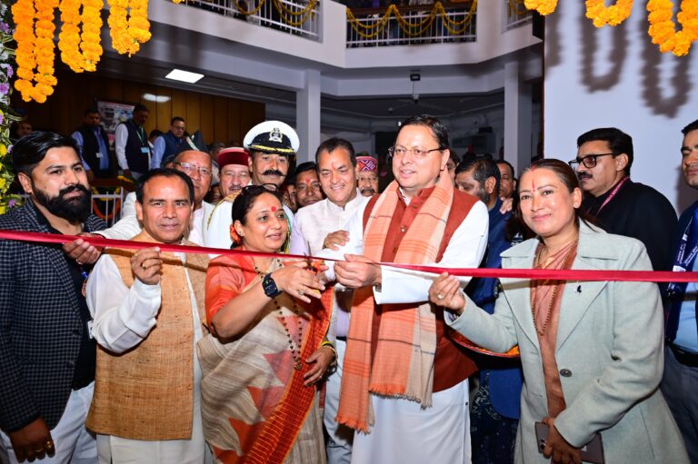 मुख्यमंत्री धामी ने विधानसभा अध्यक्ष की उपस्थिति में ई-विधान एप्लीकेशन