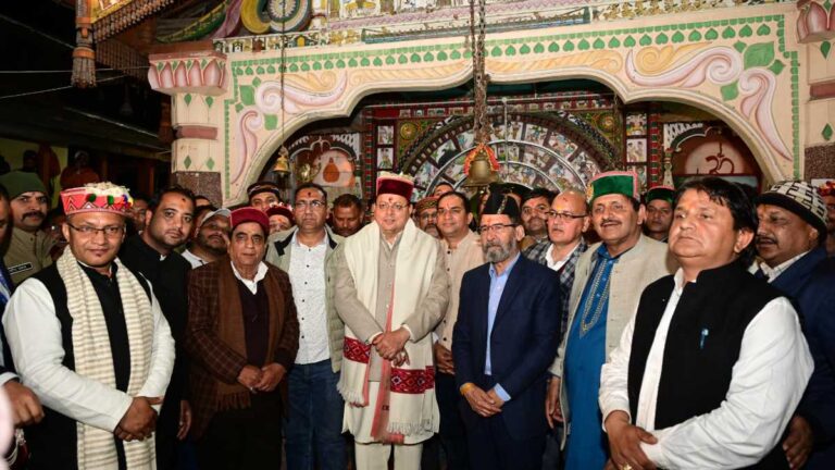 मुख्यमंत्री ने हनोल की स्थित महासू महाराज की पूजा अर्चना,