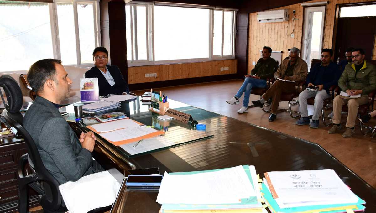 डीएम आशीष भटगांई की अध्यक्षता में जिला गंगा समिति (नमामि