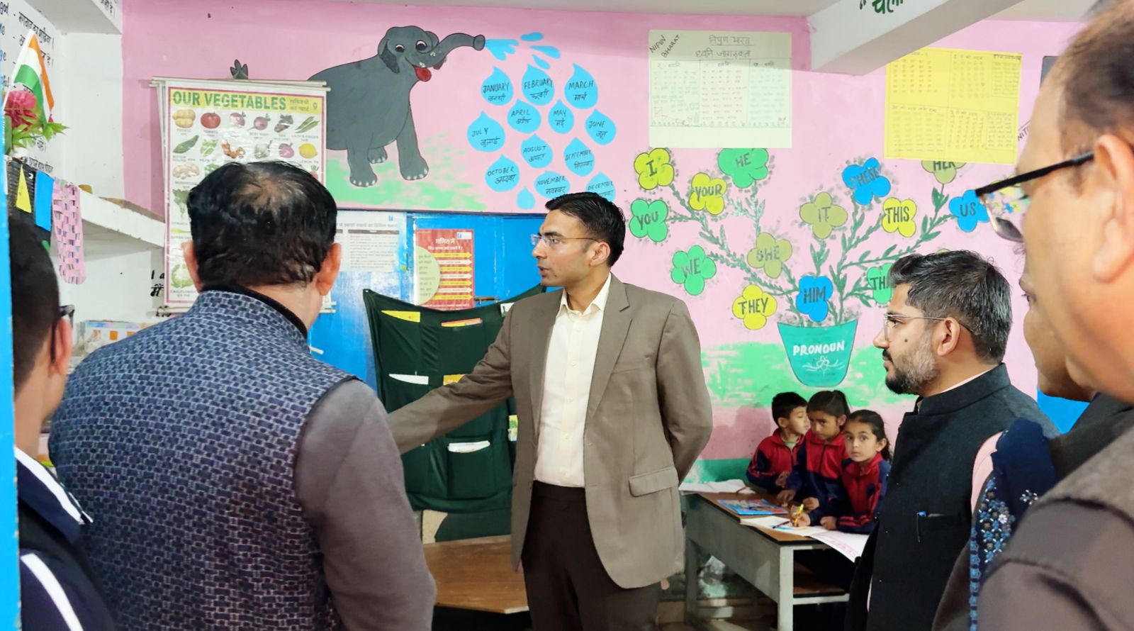 डीएम ने मौके पर ही 3 नवीन कक्षा कक्ष निर्माण,