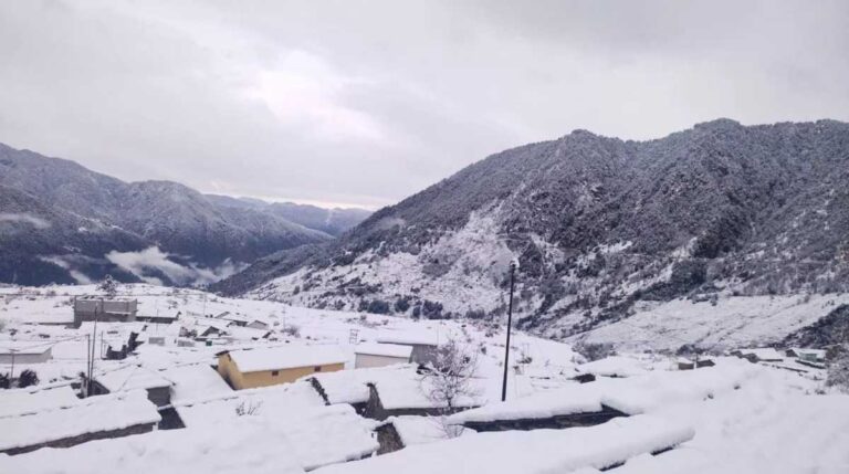 उत्तराखंड में फिर करवट ले सकता है मौसम, Snowfall के