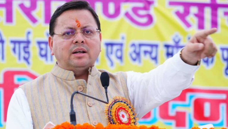 मुख्य कोषाधिकारी, एकाउन्टेन्ट कोषागार, नैनीताल को एक लाख 20 हजार