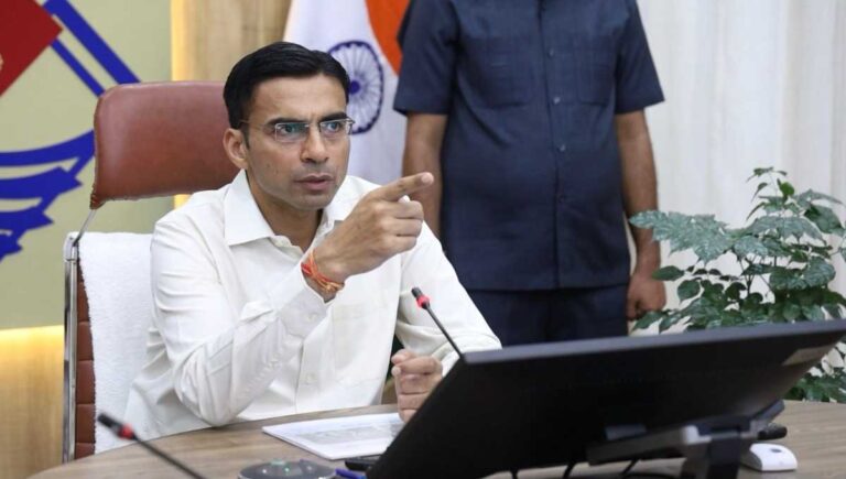 डीएम ने सैक्टरवार संगठित की टीम; टाइम बाउण्ड एक्शन की
