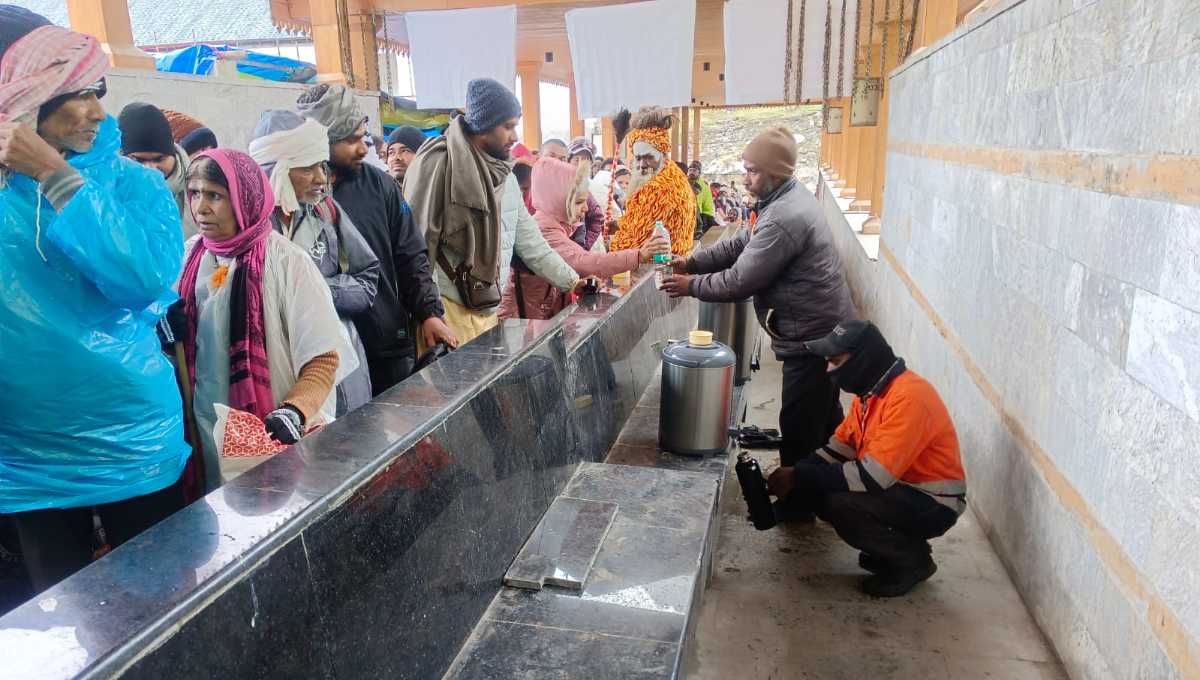 केदारनाथ धाम में तीर्थ यात्रियों को मिल रही राहत, आस्था