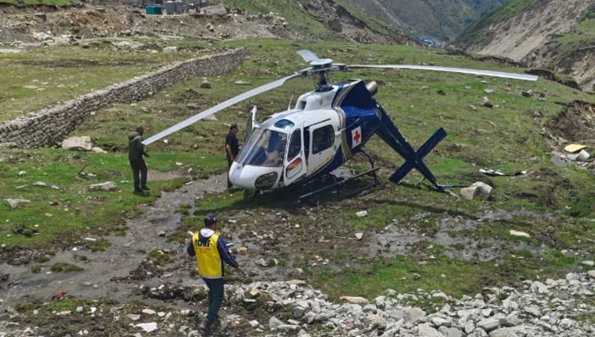 केदारनाथ में एयर एंबुलेंस की आपातकाल लैंडिंग, ऐसे बची चिकित्सकों