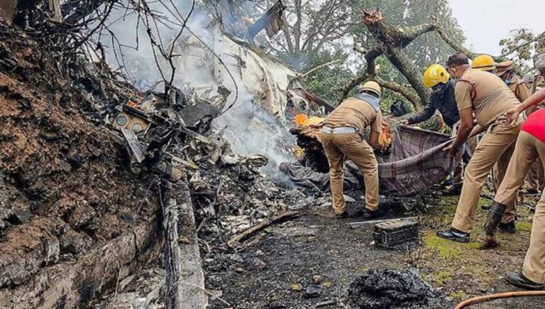 चार धाम में हेलीकॉप्टर सेवा पर तत्काल प्रभाव से रोक,