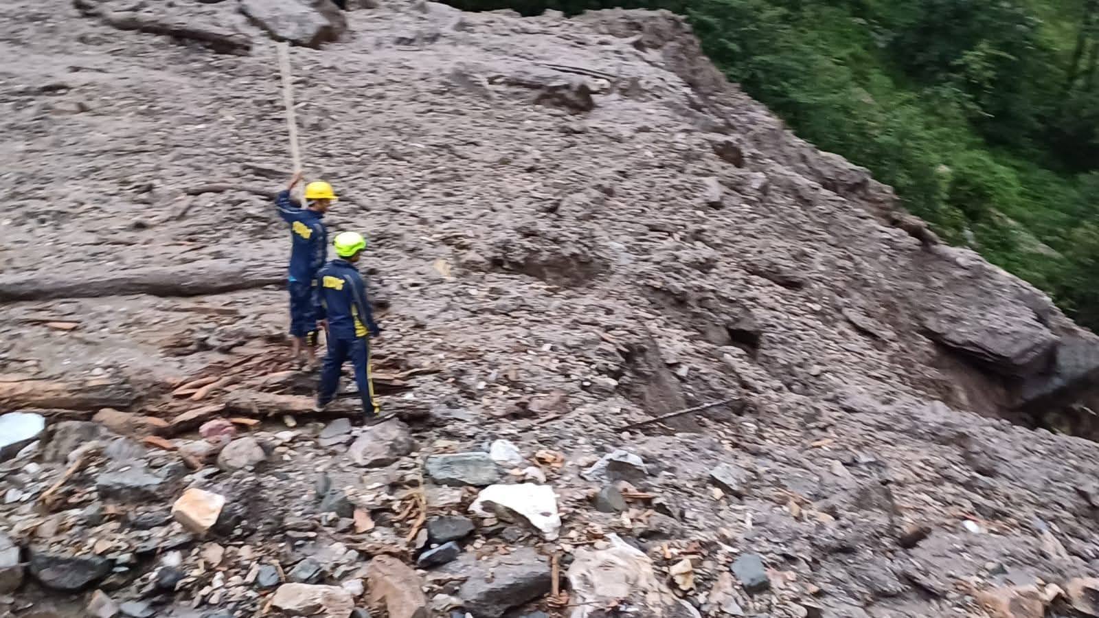 उत्तराखंड के उत्तरकाशी में फटा बादल, 18 किमी दूर मिले