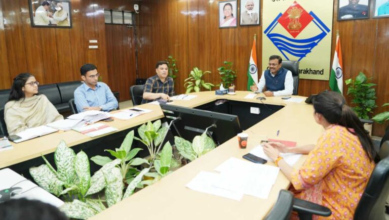 मुख्य सचिव आनंद बर्धन की अध्यक्षता में उत्तराखंड नागरिक उड्डयन