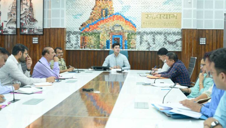 आपदा प्रबंधन की तैयारियों को लेकर जिलाधिकारी प्रतीक जैन ने