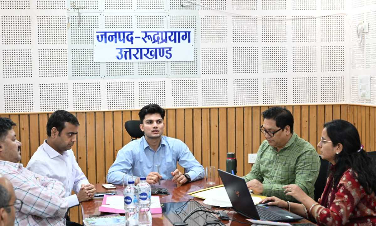त्रिस्तरीय पंचायत चुनाव-2025: रुद्रप्रयाग में तृतीय रेंडमाइजेशन की प्रक्रिया संपन्न,
