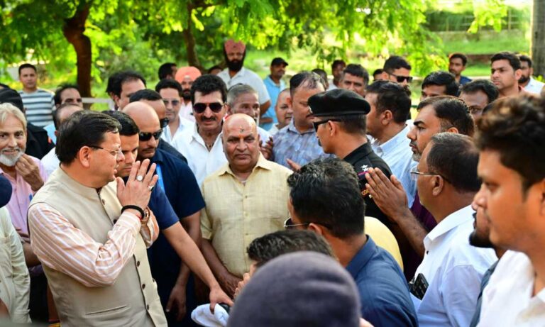 मुख्यमंत्री धामी ने खटीमा क्षेत्र की जनता से मुलाकात की,
