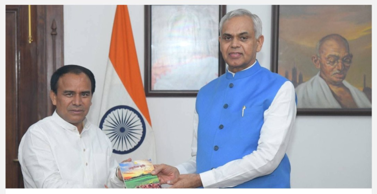 गुजरात के राज्यपाल से मिले,सहकारिता मंत्री, मेलों के शुभारंभ का