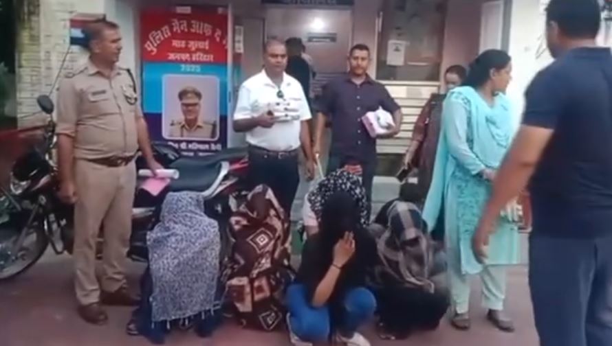 हरिद्वार में स्पा सेंटर की आड़ में चल रहा था