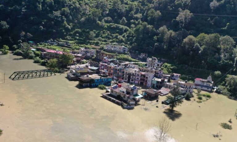 स्यानाचट्टी में बनी कृत्रिम झील को खोलने के प्रयास निरंतर