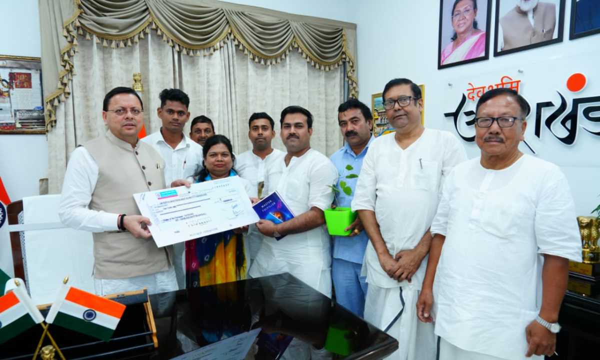 आपदा राहत हेतु सत्संग संस्था ने मुख्यमंत्री राहत कोष में