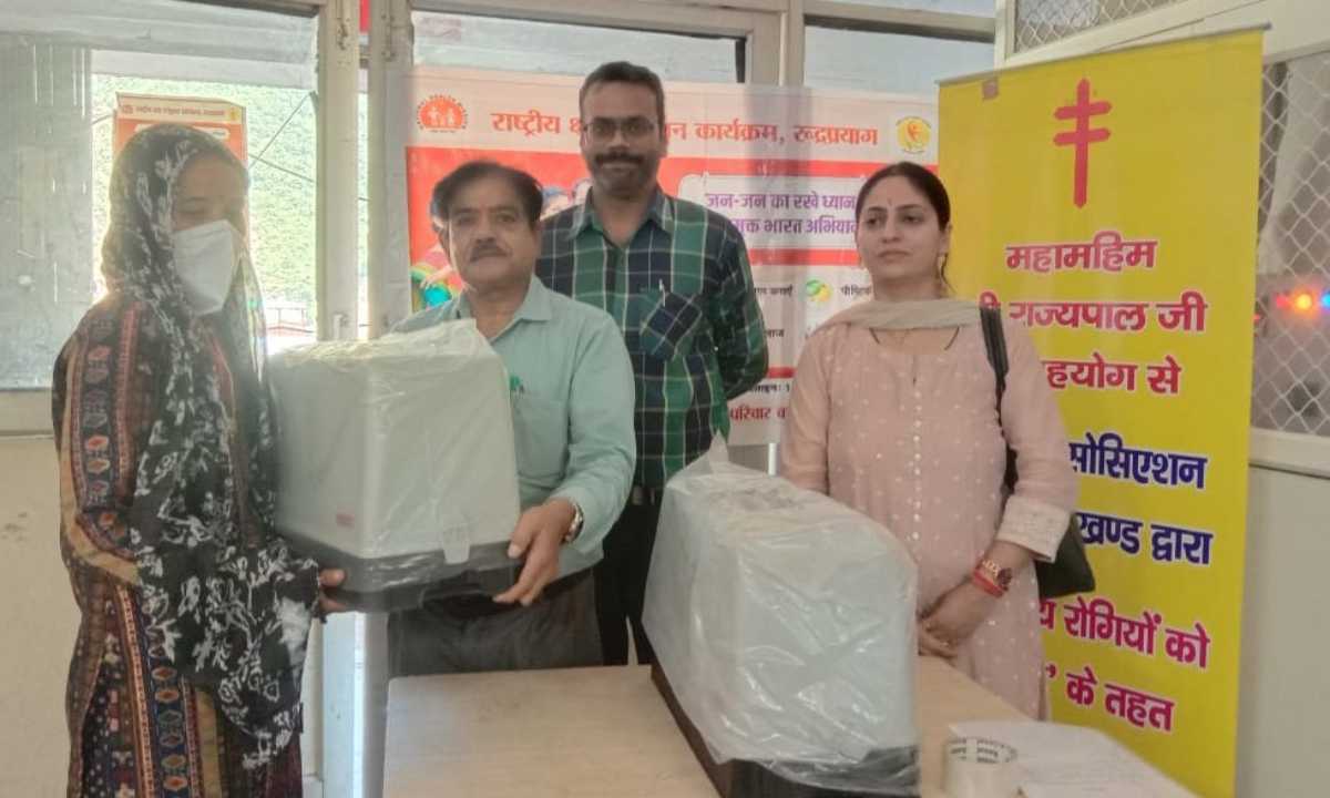 10 टीबी मरीजों को बांटा पोषाहार, 02 को दी सिलाई