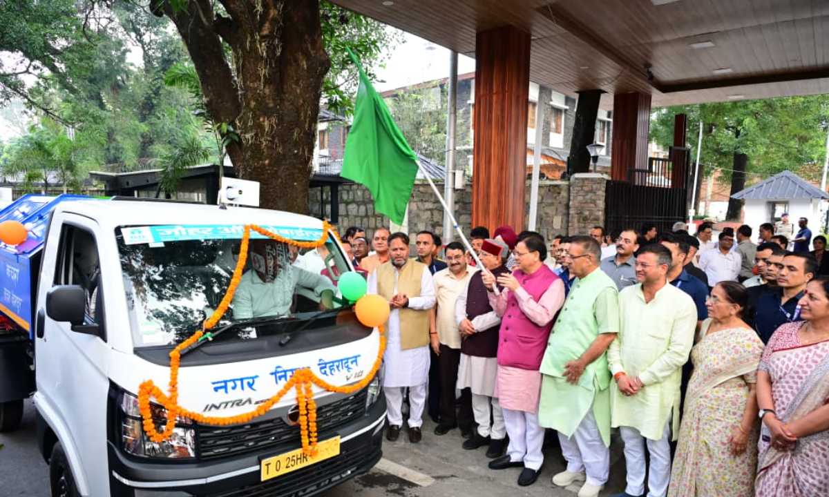 मुख्यमंत्री धामी ने किया शहरी विकास की महत्वाकांक्षी योजनाओं का