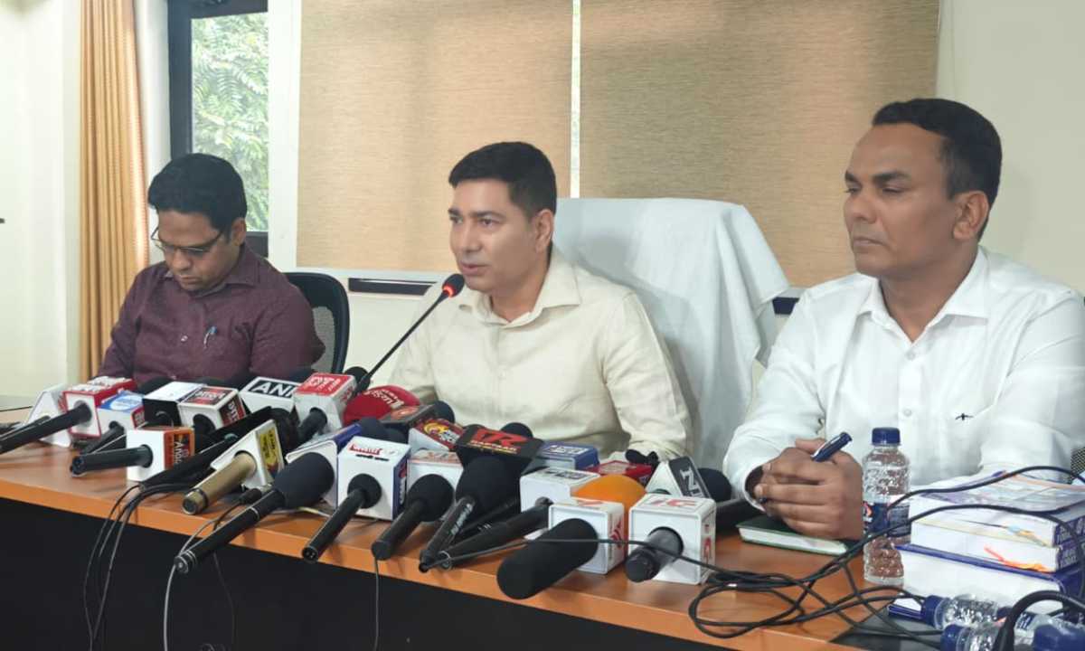 एफ.डी.ए. की ताबड़तोड़ कार्रवाई, 63 औषधियों के सैंपल जांच हेतु
