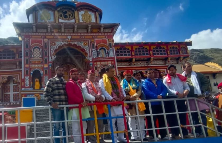 बीकेटीसी अध्यक्ष हेमन्त द्विवेदी बदरीनाथ पहुंचे, दर्शन पूजा-अर्चना की, यात्रा