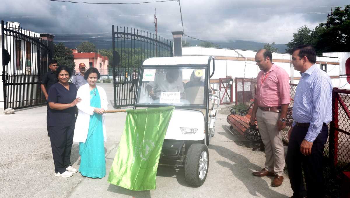 दिव्यांग जनों के लिए एम्स ने शुरू की ई-वाहन सुविधा