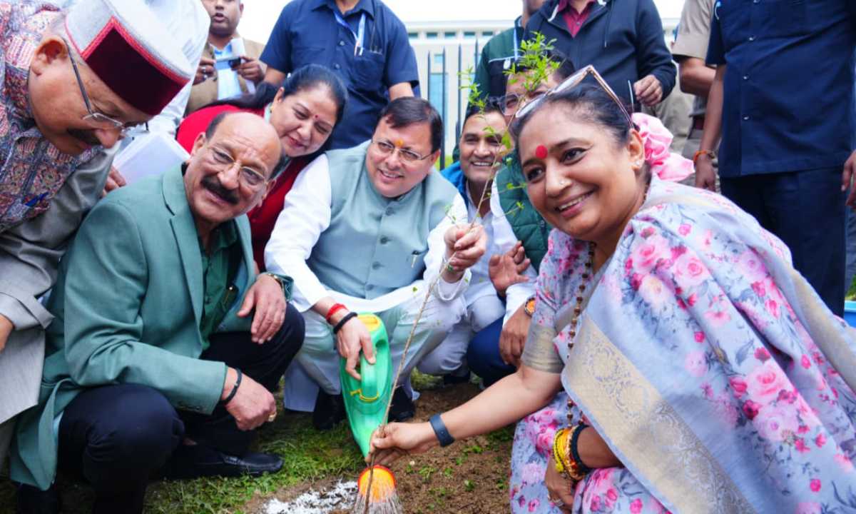 मुख्यमंत्री धामी और विधानसभा अध्यक्ष श्रीमती ऋतु खंडूडी भूषण ने