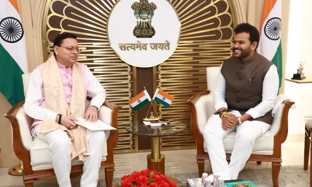 मुख्यमंत्री ने केंद्रीय नागरिक उड्डयन मंत्री से उत्तराखण्ड में हवाई