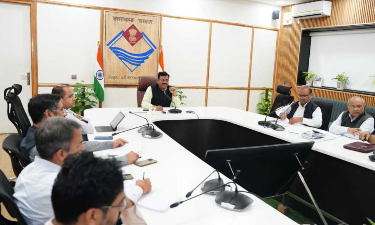 मुख्य सचिव आनन्द बर्द्धन की अध्यक्षता में राज्य कार्यकारिणी समिति