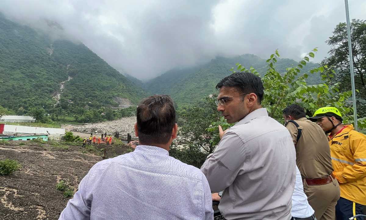सुरक्षित स्थानों में किराए पर शिफ्ट होने के लिए प्रभावित