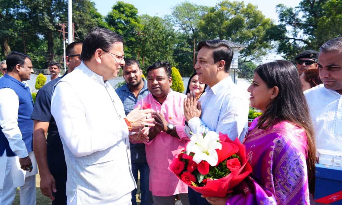 CM धामी ने प्रदेश के विभिन्न क्षेत्रों से आए लोगों