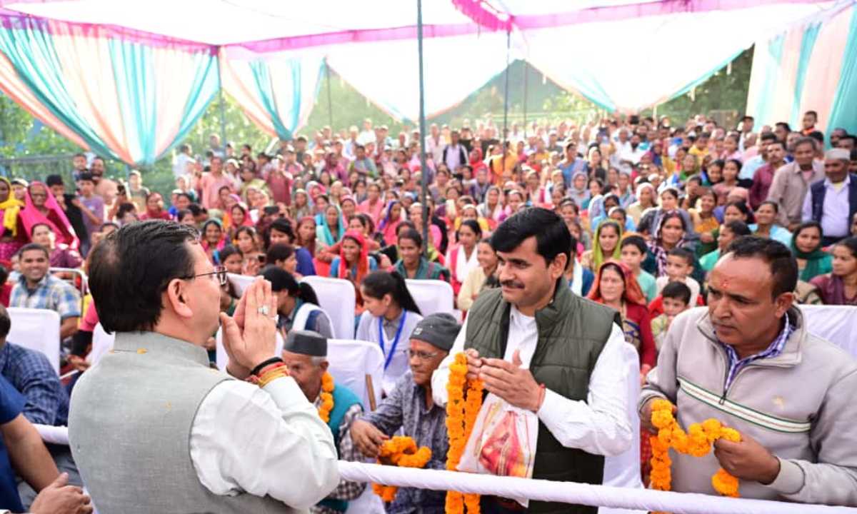 मुख्यमंत्री धामी का चम्पावत विधानसभा क्षेत्र में सड़क मार्ग से