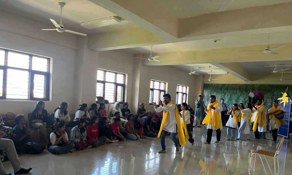 थिएटर विभाग द्वारा सूचना का अधिकार अधिनियम पर नुक्कड़ नाटक
