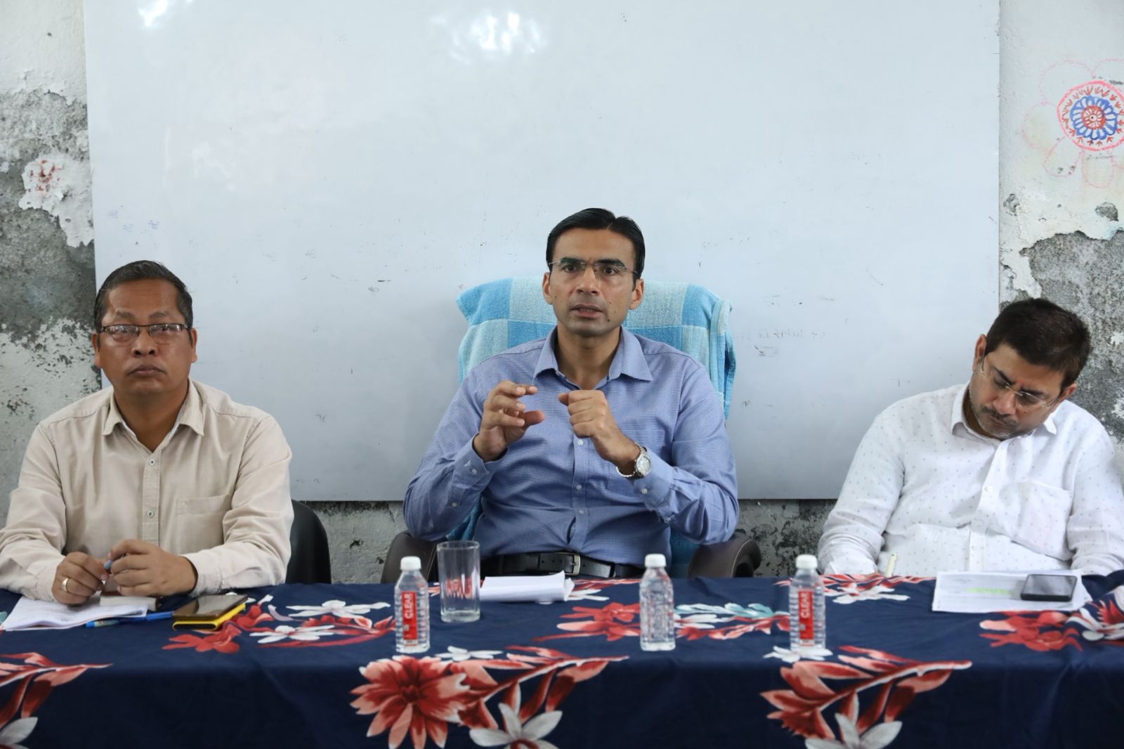 एक-एक प्रभावितों को राहत पंहुचाने तक क्षेत्र में ही जमे