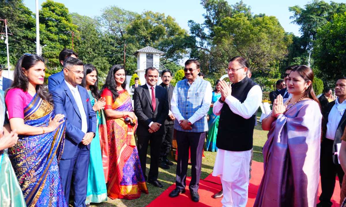 सीएम पुष्कर सिंह धामी की अध्यक्षता में मुख्यमंत्री आवास पर