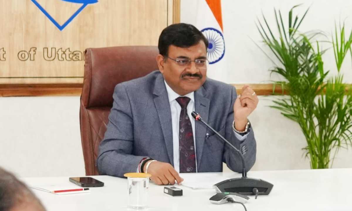 मुख्य सचिव आनंद बर्धन की अध्यक्षता में उच्चाधिकार प्राप्त व्यय